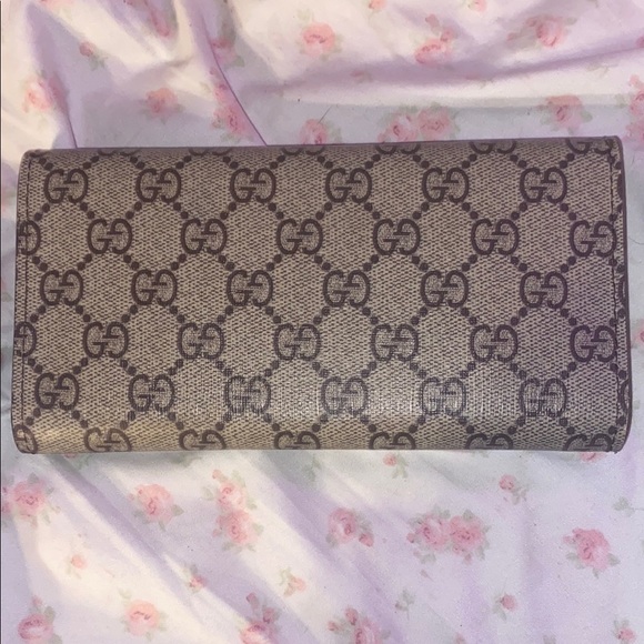 Gucci Cream Wallet with Double-G Pattern - Picture 2 of 5